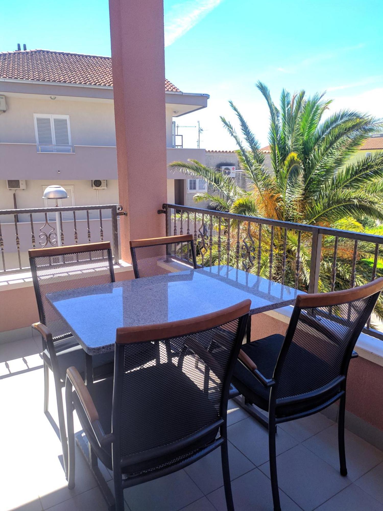 Villa Cavar, Apartments Close To The Beach Makarska Room photo