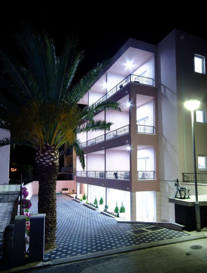 Villa Cavar, Apartments Close To The Beach Makarska Exterior photo